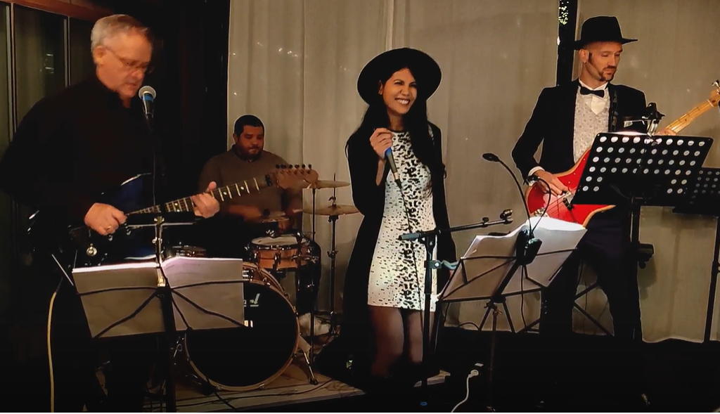 Gina Sansoni & the Darkside Band